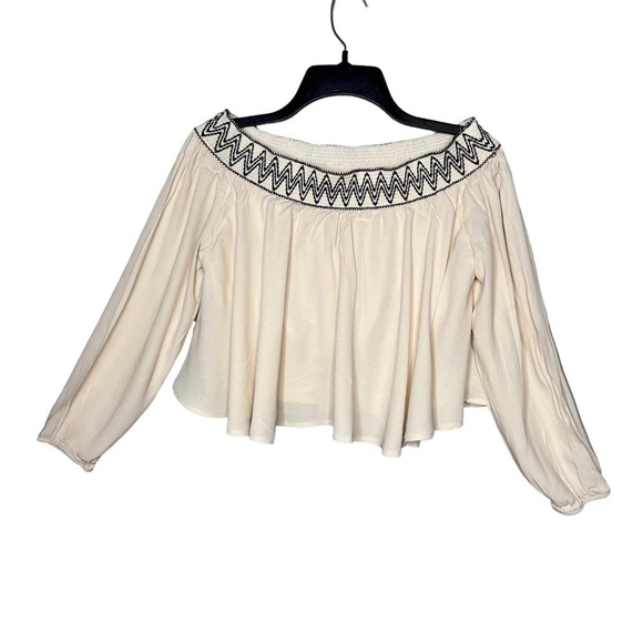 San Joy Off Shoulder Cropped Blouse - Picture 1 of 7
